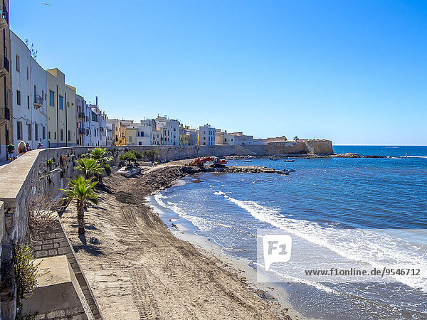 Italy  Sicily  Province of Trapani  Trapani  Old town  Beach and Via Mura di Tramontana Ovest
