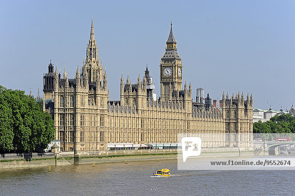UK  London  Palast von Westminster an der Themse