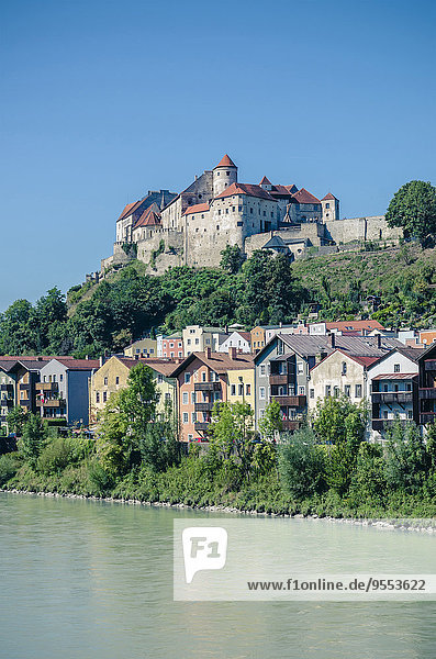 Deutschland Bayern Burghausen Altstadt Schlosskomplex Salzach