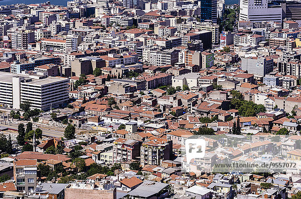 Türkei Izmir Ägäisregion Stadtbild Wohnhäuser