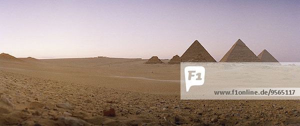 pyramidenförmig,Pyramide,Pyramiden,Kairo,Hauptstadt,Ägypten