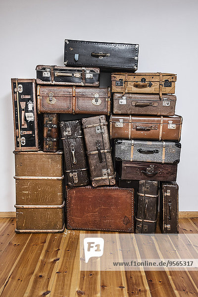 Boden,Fußboden,Fußböden,Koffer,Parkett,alt