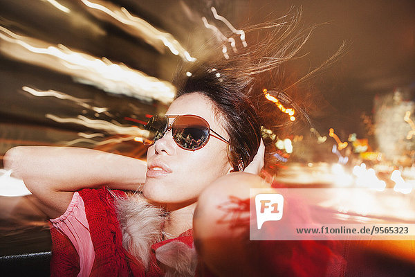 Frau,Fröhlichkeit,Auto,fahren,Glamour,Sonnenbrille,mitfahren