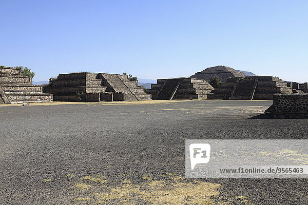 pyramidenförmig,Pyramide,Pyramiden,durchsichtig,transparent,transparente,transparentes,Himmel,blauer Himmel,wolkenloser Himmel,wolkenlos,blau,Teotihuacan