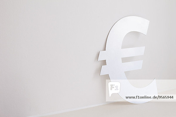 Euro-Symbol an der Wand