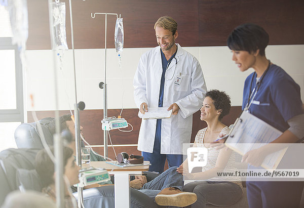 Patientin,empfangen,Arzt,Krankenhaus,Infusion,Teilnahme