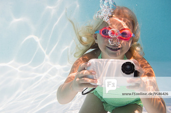 Europäer Fotografie nehmen Unterwasseraufnahme unter Wasser Mädchen
