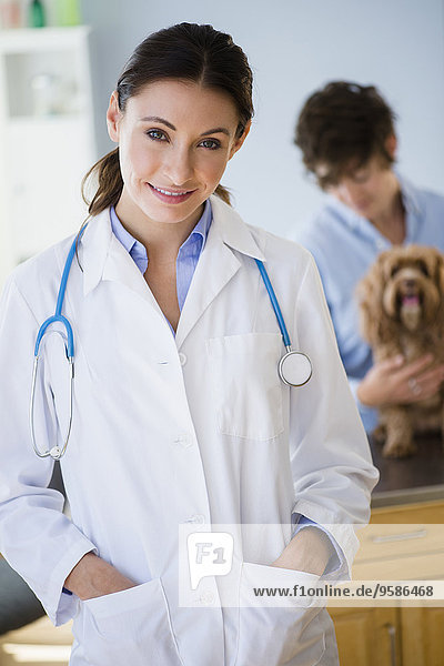 Europäer lächeln Büro Tierarzt