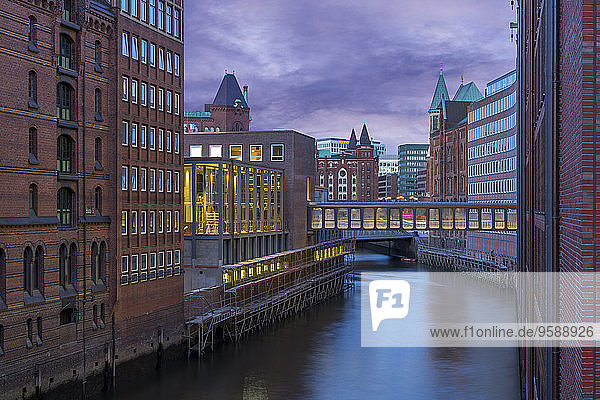 Germany  Hamburg  Old Warehouse District  Canal in the evening