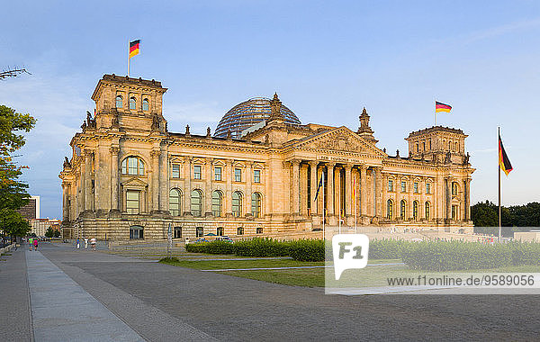 Germany  Berlin  Reichstag building at sunset