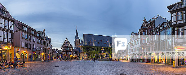 Germany  Saxony-Anhalt  Quedlinburg  market square at dusk