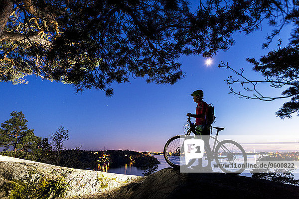 sehen Fahrradfahrer Ansicht Abenddämmerung