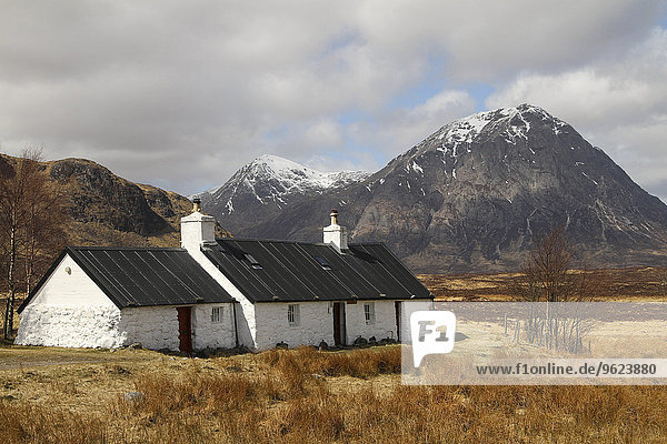 UK  Schottland  Highlands  Glen Coe  einsames Haus