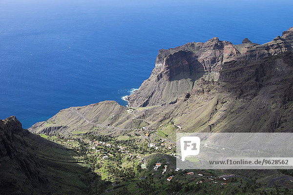 Spanien  Kanarische Inseln  La Gomera  Valle Gran Rey  Tejeleche Berge  Blick auf Taguluche
