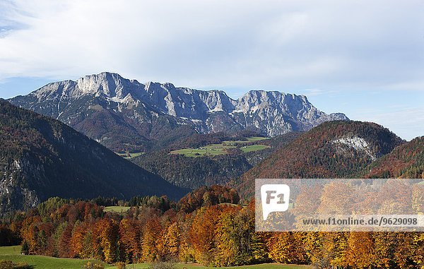 Deutschland  Bayern  Berchtesgaden  Blick vom Obersalzberg auf Untersberg
