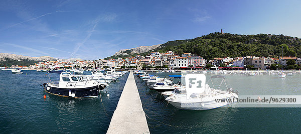 Kroatien  Kvarner Golf  Baska  Boote im Hafen