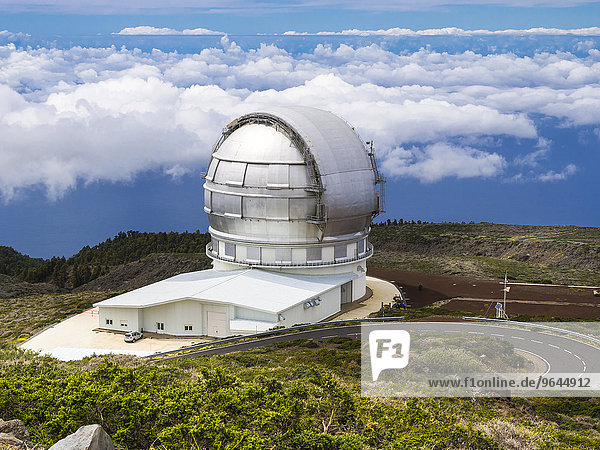 Gran Telescopio Canarias Sternenwarte auf dem Roque de los Muchachos über den Wolken  Parque Nacional de la Caldera de Taburiente  Caldera  La Palma  Kanarische Inseln  Spanien  Europa