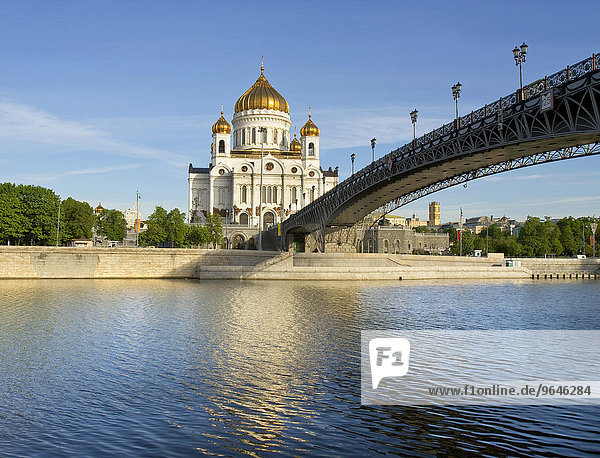 Christ-Erlöser-Kathedrale und Patriarshy-Brücke über den Fluss Moskwa,  Moskau,  Russland,  Europa