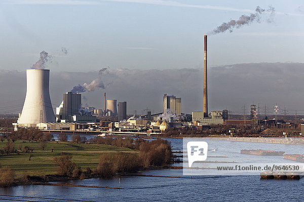 Kraftwerk Walsum und Kraftwerk Voerde am Rhein  Duisburg  Nordrhein-Westfalen  Deutschland  Europa