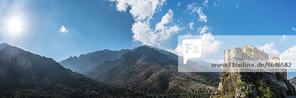 Panorama  Berge und Umgebung der Zitadelle mit der Bastion Adlernest  Corte  Korsika  Frankreich  Europa