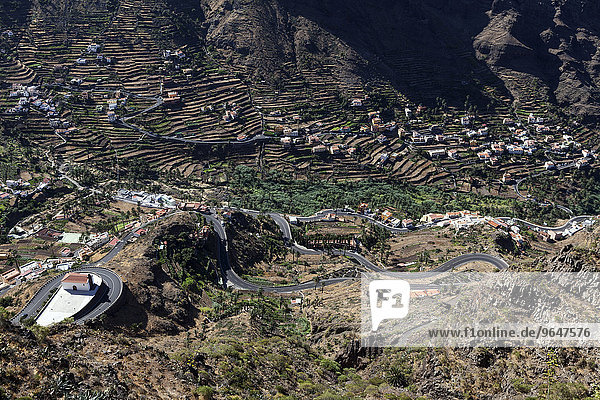 Ausblick vom Mirador Cesar Manrique auf Terrassenfelder und Häuser von Hornillo und Los Reyes  Valle Gran Rey  La Gomera  Kanarische Inseln  Spanien  Europa