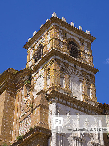 Die Kathedrale Maria Santissima Assunta an der Piazza Duomo  Piazza Armerina  Provinz Enna  Sizilien  Italien  Europa