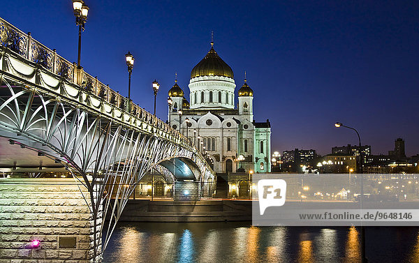 Cathedral of Christ the Saviour and Patriarch Bridge across Moskva River at night  Moscow  Russia  Europe