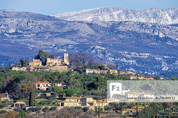 The old village of Mougins and the snow-covered Alpes  Mougins  Alpes-Maritimes  Provence-Alpes-Côte d'Azur  France  Europe