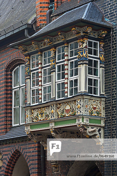 Hölzerner Balkon am alten Lübecker Rathaus von 1586  Lübeck  Schleswig-Holstein  Deutschland  Europa