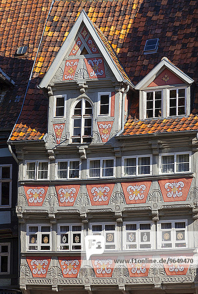 Historisches Fachwerkhaus am Markt  Fassade mit Ornamenten  Quedlinburg  Harz  Sachsen-Anhalt  Deutschland  Europa