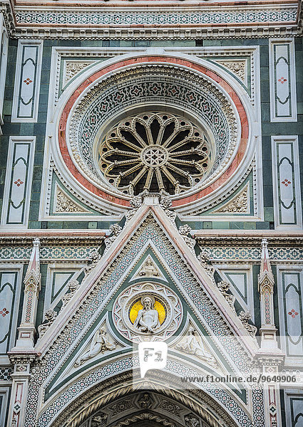 Mamor Fassade der Kathedrale  Dom von Florenz  Duomo Santa Maria del Fiore  UNESCO-Weltkulturerbe  Florenz  Toskana  Italien  Europa