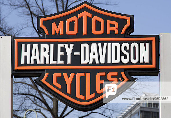 Firmenschild und Logo von Harley Davidson