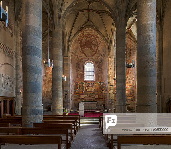 Klosterkirche mit Fresken  um 800  Innenaufnahme  Benediktinerinnenkloster St. Johann  8. Jh.  UNESCO-Weltkulturerbe  Müstair  Graubünden  Schweiz  Europa