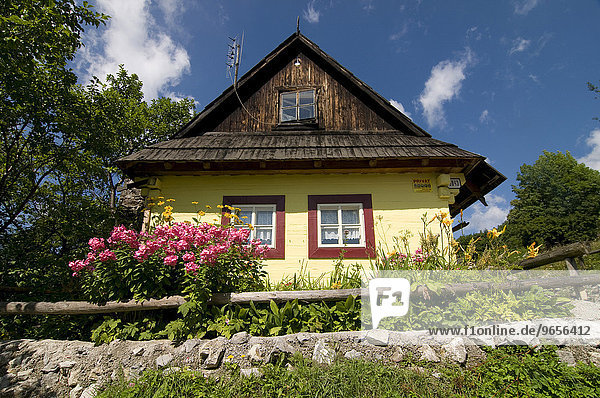 Haus im Bergdorf Vlkolínec  UNESCO Weltkulturerbe  Slowakei  Europa