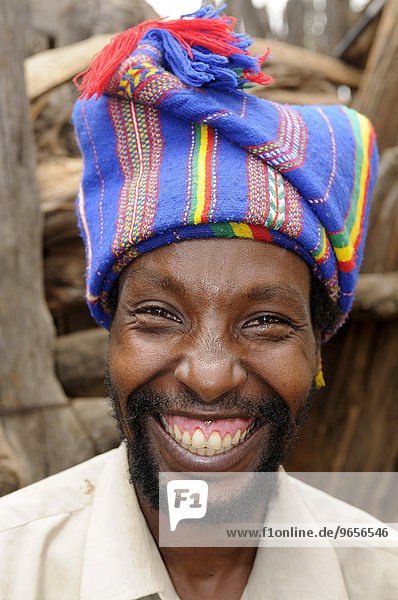 Heiliger Mann des Gezahegne Woldu's Compound  traditioneller Kral des Stammes der Konso  Südäthiopien  Äthiopien  Afrika