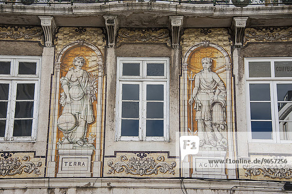 Typische portugiesische Hausfassade  Lissabon  Distrikt Lissabon  Portugal  Europa