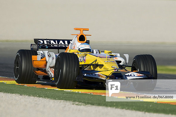 Fernando ALONSO  Spanien  im Renault R28 Boliden bei Formel 1 Testfahrten auf dem Circuit Ricardo Tormo bei Valencia  Spanien  Europa