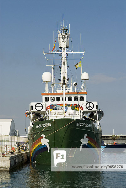 'Das Greenpeace Schiff ''Arctic Sunrise'' im Hafen von Valencia  Spanien  Europa'