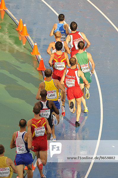 Läufer auf der regennassen Tartanbahn Leichtathletik Europameisterschaften 2010 Barcelona Spanien Europa