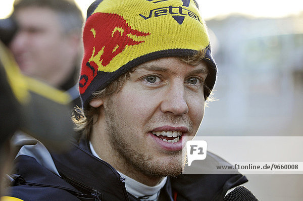 Sebastian Vettel  GER  bei der Präsentation des Red Bull RB7 auf dem Circuit Ricardo Tormo in Valencia  Spanien  Europa
