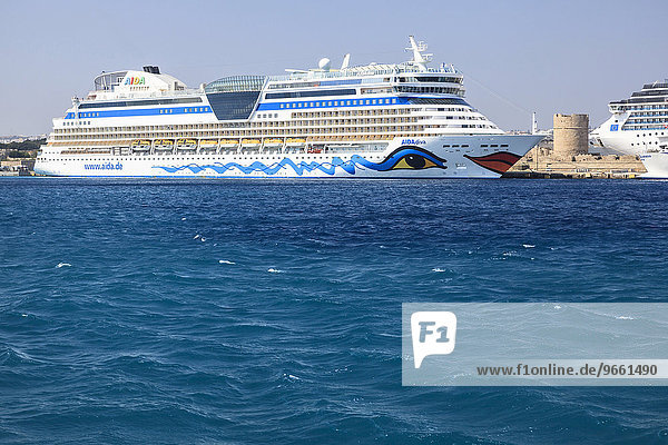 Kreuzfahrtschiff Aida Diva im Hafen von Rhodos  Dodekanes  Südliche Ägäis  Griechenland  Europa