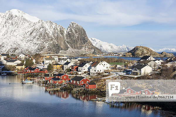 Ortsansicht  Rorbuer Fischerhütten  Reine  Moskenesøy  Lofoten  Norwegen  Europa
