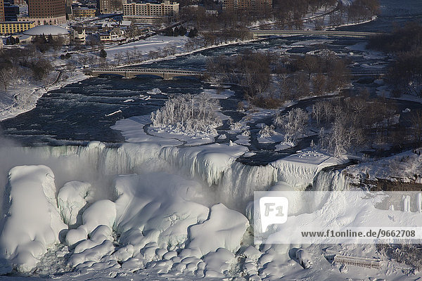 Niagarafälle im Winter  Niagara Falls  Ontario  Kanada  Nordamerika