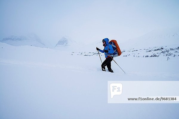 nahe Ski Norden Lappland Kebnekaise tief Schnee Schweden