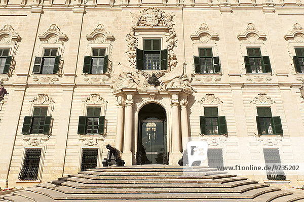 Barock-Fassade  historische Auberge de Castille et Leon  heute Büro des Premierministers von Malta  Altstadt  Valletta  Malta  Europa