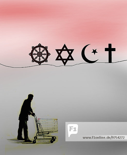 Mann mit Einkaufswagen sucht sich eine Religion aus