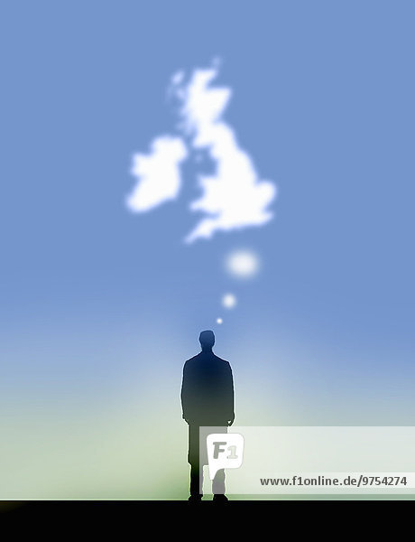 Mann träumt von Großbritannien in Wolken-Gedankenblase