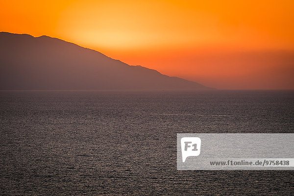Mexiko  Puerto Vallarta  Banderas Bay mit Sierra Madre Mountains im Hintergrund nach Sonnenuntergang
