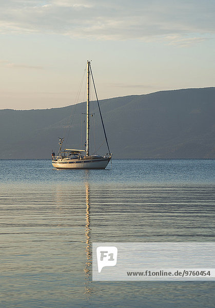 Griechenland  Segelboot am Mittelmeer