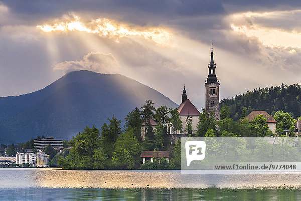 zeigen Europa Landschaft Sonnenaufgang See Kirche Insel Menschliches Blut Bled Slowenien